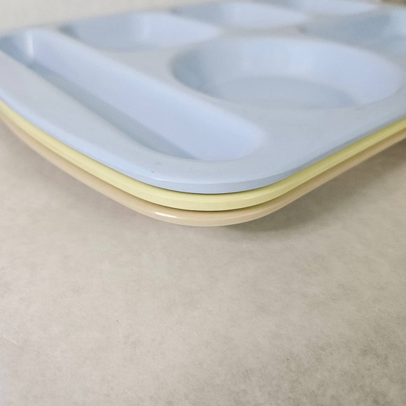 Vintage Libbey Restraware Melamine Cafeteria Trays & Mugs Set - Picture 2 of 7